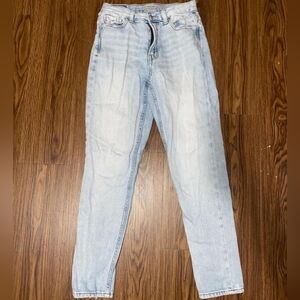 American Eagle Mom Jean
